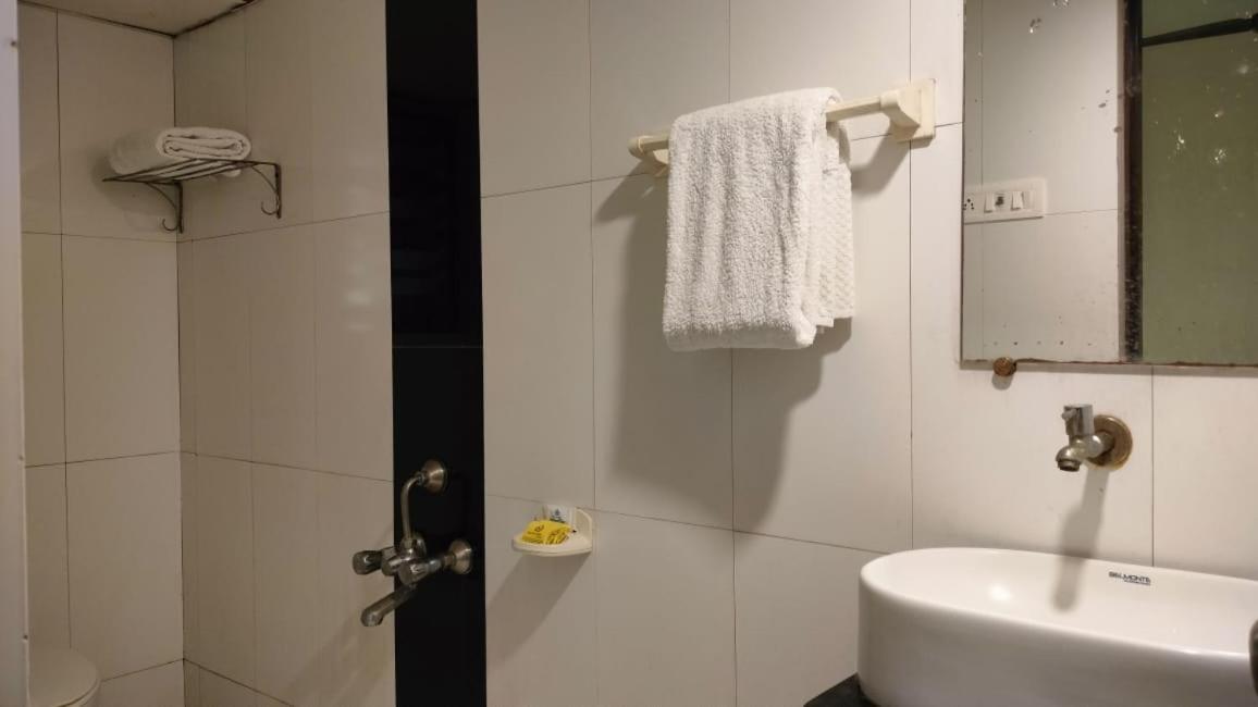 Hotel Sai Nidhi Executive-Mindspace Airoli Navi Mumbai Eksteriør billede